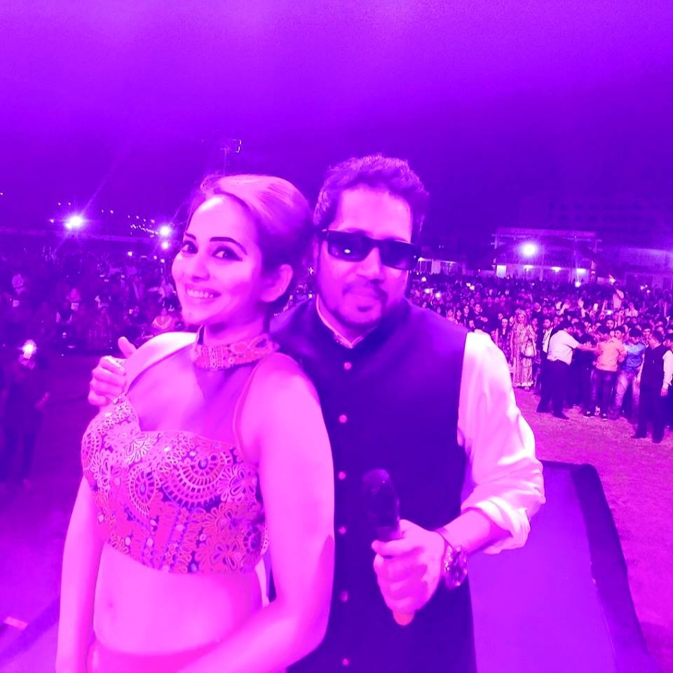 famous female singer rajkot