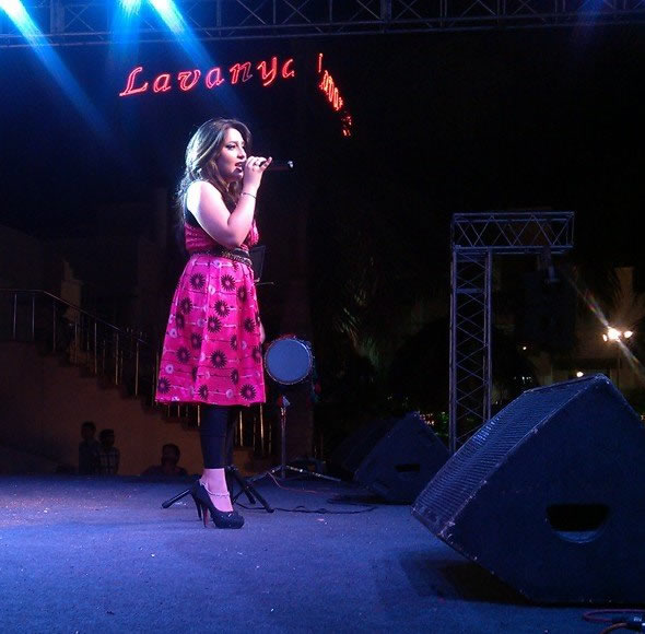 female singer rajkot